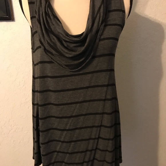Black/Grey Tank - Picture 2 of 5